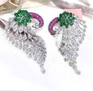 Pendientes de Lujo de Alta Calidad, Plateados, Modernos, de Latón Brillante, con un Toque Distintivo, para Mujer, Ideales para Fiestas y Eventos Nocturnos - Product Image 5