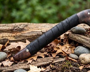 Hacha vikinga personalizada al por mayor con hoja de acero inoxidable y funda de cuero, OEM/ODM disponible, hacha vikinga hecha a medida - Product Image 4