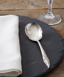 Cucharas de Cena Clásicas de Acero Inoxidable Plateadas en Plata con Mangos Largos, Acabado Espejo, Diseño Duradero para Bodas y Eventos - Product Image 5