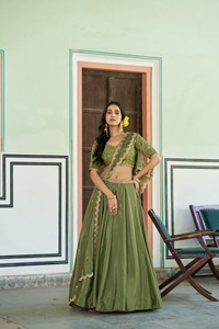 Lehenga Choli de Seda Chinon con Diseño Étnico Tradicional Indio, con Bordado de Lentejuelas, para Vestido de Boda, para Mujer - Product Image 3