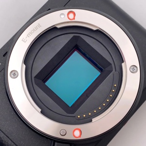 Cámara <span class=keywords><strong>Sony</strong></span> A6400 Usada con Lente 16-50, Cámara sin Espejo con Pantalla Táctil, Formato APS-C, en Excelente Estado, en Venta - Product Image 6