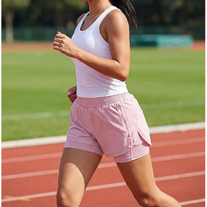 Shorts de sport rose clair pour femmes 2 en 1 avec poche pour téléphone, taille haute, respirants, en polyester, pour l'entraînement - Product Image 4