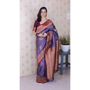 Sari de Seda Lavanda Suave de la Marca Elite Weaves, Tejido con Diseño de Pavo Real y Zari, Prenda Tradicional - Product Image 1