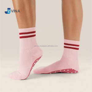 JZVINA Calcetines de Pilates con diseño elegante para mujer, calcetines antideslizantes con puntos de silicona y puño con volantes para yoga, barra, entrenamiento y uso diario - Product Image 5
