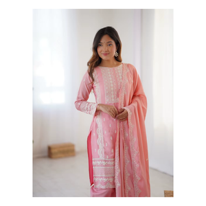 Costume prêt-à-porter de créateur en Chinon avec broderie lourde et travail de sequins, tenue traditionnelle pour fêtes, mariages et célébrations - Product Image 1