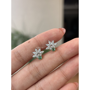 Pendientes de Lujo con Diamantes Cultivados en Laboratorio de 0.75 Ct, Corte Marquesa, Diseño Floral, Acento de Gema Verde, Oro de 14K, Joyería Fina, Regalo para Bodas y Fiestas - Product Image 4
