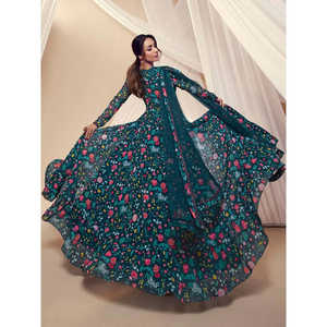 MALAIKA ARORA FLORAL ESTAMPADO E HILO BORDADO ENCAJE KURTA CON DUPATTA - Product Image 3