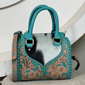 Bolso de Hombro Chic Attire de Cuero Genuino con Patrón Floral en Relieve, Hecho a Mano, con Cierre de Cremallera, Estilo de Viaje de Lujo - Product Image 2