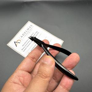 Pince à cuticules en acier noir au plasma avec embout de 8 mm, logo personnalisé, instrument de beauté, outil de soin des ongles en gros - Product Image 2