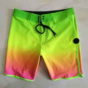 Shorts de Playa para Hombre de Alta Calidad, Diseño Personalizado con su Propio Logotipo, Tela Elástica en 4 Direcciones y Ecológica - Product Image 2