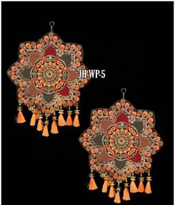 Tenture murale en tissu design pour la décoration de la maison Cintres décoratifs de chambre traditionnels gujrati faits à la main avec glands et perles - Product Image 3