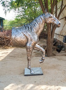 Escultura de Caballo de Metal para Jardín y Hogar - Product Image 5