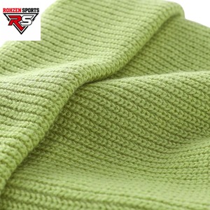 Gorro de Invierno Personalizado a la Moda, Tejido Acanalado, Transpirable, Impermeable, de Poliéster Suave y Cálido para Exteriores, de Color Sólido - Product Image 5