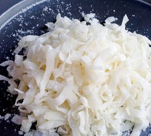 Chips de Coco Deshidratado Premium de Vietnam con Alto Contenido de Grasa, Carne de Coco Crujiente para Producción de Snacks, Uso Minorista y en Servicios de Alimentación - Product Image 3