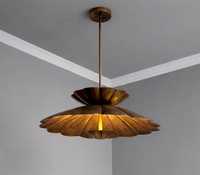 Luminaire suspendu en laiton fait main, forme de fleur, style moderne, pour une décoration intérieure luxueuse, grande chambre.