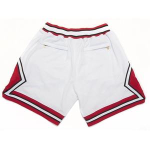 Shorts de malla modernos diseñados para una mejor ventilación y flexibilidad, ideales para entrenamientos, deportes o días casuales de verano con un estilo actual. - Product Image 3