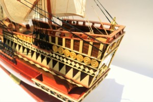 GALLEON GOLDEN HIND - Modèle de bateau à voile en bois fait main et peint à la main - Product Image 6