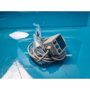 Pressostat numérique SMC ISE40A-C4-T-M, utilisé comme pièce détachée pour équipement semi-conducteur d'occasion - Product Image 6