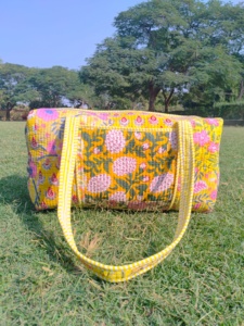 Bolsa de Viaje de Fin de Semana de Algodón Hecha a Mano, Gran Capacidad, Ecológica, Ligera, Duradera, con Cierre de Cremallera, Estampado de Bloques, Estándar - Product Image 1