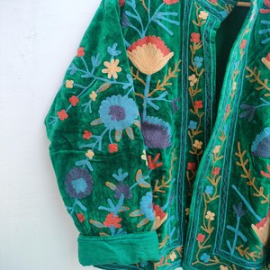 Handmade <b>Emerald</b> Green Velvet Quilted Jacket Women Traditional Kashmiri Suzani Hand Embroidered Winter Ethnic Party Wear Cotton - Product Image 3