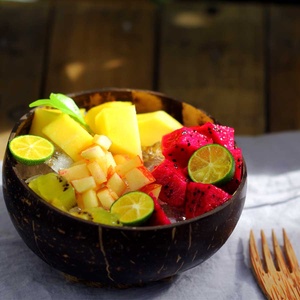 Tazón de Cáscara de Coco Auténtico, Hecho a Mano, Ecológico, para Servir y Comer - Product Image 1