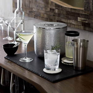 Cubo de Hielo Metálico Glaze con Acabado Mate Texturizado Elegante y Tapa Empotrada a Juego para Mantener los Cubos Congelados, Estilo para Bar en Casa - Product Image 6