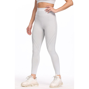 กางเกงโยคะเอวสูงไร้ตะเข็บสำหรับผู้หญิง ยกสะโพก กระชับ ระบายอากาศได้ดี ยืดได้สี่ทิศทาง เหมาะสำหรับออกกำลังกาย - Product Image 4