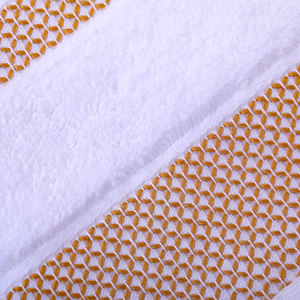 Toalla de baño blanca de lujo premium hecha de felpa de algodón suave con comodidad duradera y alta absorción de agua. - Product Image 1