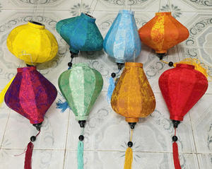 Linterna de Bambú y Seda Hecha a Mano para Decoración, Ligera, Duradera, Tradicional, Perfecta para Importación y Exportación - Product Image 4