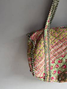 Sac fourre-tout en coton bohème à motif floral, design matelassé, poignées rayées, ouverture supérieure, usage quotidien, cadeau idéal pour elle - Product Image 5
