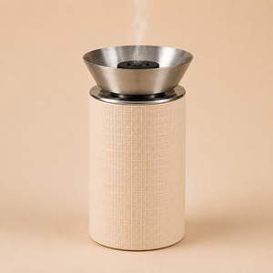 Brûleur d'encens moderne en cuir avec dessus en acier inoxydable, diffuseur d'aromathérapie pour usage intérieur toute saison - Product Image 1