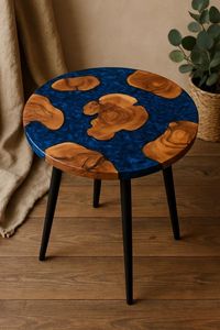 Table d'appoint en bois et résine de style rivière, pièce décorative artisanale pour la décoration de la maison - Product Image 6