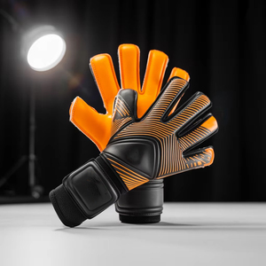 Gants de gardien de but de football professionnels populaires, en caoutchouc, durables, antidérapants, protection des doigts, personnalisables - Product Image 1