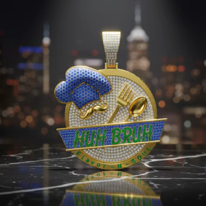 Pendentif circulaire personnalisé avec logo de chef, serti de diamants micro-pavés bleus et blancs, fabriqué à la main en or jaune 925. - Product Image 1