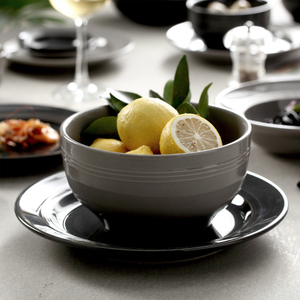 Service de table élégant en porcelaine noire avec bordure argentée, assiettes de service haut de gamme, bols décoratifs, tasses à thé élégantes - Product Image 3
