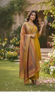 Elegante Conjunto de Kurti para Mujer, Manga 3/4, Algodón y Seda, Completamente Cosido, para Ocasiones Formales y Festivas - Product Image 3