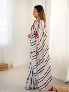 Hermoso Saree de Chinnon con Estampado Floral y Bordado de Espejo, con Blusa Sin Coser, para Mujer - Product Image 4