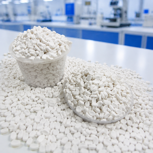 Meilleur prix, produit phare : Granulés de carbonate de calcium (masterbatch) en forme de remplissage, couleur blanc naturel, matière première pour bidons. - Product Image 1