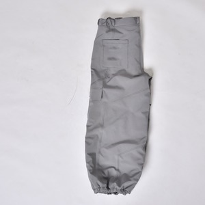 Pantalon de neige gris premium imperméable et coupe-vent avec doublure polaire, passants de ceinture, poches zippées, aérations et personnalisation de la marque - Product Image 1