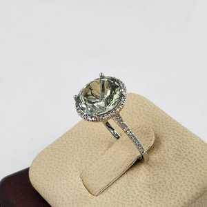 Anillo de Media Eternidad Clásico con Amatista Verde y Moissanita de Corte Redondo, Plata 925 Original, Ideal para Regalo de Boda para Ella - Product Image 5