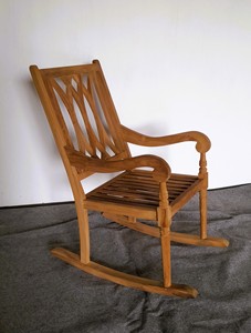 เก้าอี้โยกไม้สักแท้ทรงครึ่งวงกลมสำหรับใช้งานกลางแจ้ง - Product Image 3