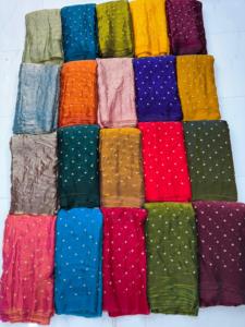 Tissu Rangoli Crush, largeur 44 pouces, texture douce, tombé élégant, finition raffinée, pour vêtements de créateurs et tenues de fête. - Product Image 1