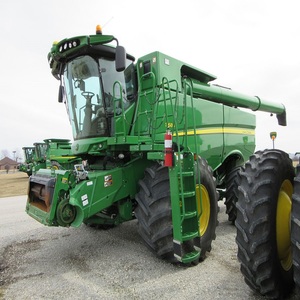 Cosechadora de Alta Capacidad para Maíz, Arroz y Trigo, Máquina Premium China de 120 a 130 HP, Rendimiento de Trabajo de 2200 mm - Product Image 5