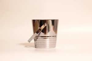 Cubo de Metal de Alta Resistencia para Aplicaciones Comerciales e Industriales - Product Image 1