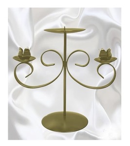 Candelabro de metal con artesanía superior. Elegante portavelas de hierro para realzar la estética de la sala de estar. - Product Image 5