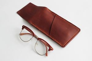 Étui à lunettes en cuir fait main housse artisanale LGC-0041C pochette pour lunettes de soleil cadeau pour lui ou elle sac étui à lunettes - Product Image 3