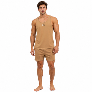 La tela de ropa deportiva ofrece una frescura y comodidad excepcionales en la camiseta sin mangas para hombre, con suave cobertura para el uso diario. - Product Image 1