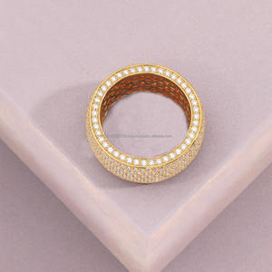 Bague de mariage pour homme en argent sterling 925 avec moissanite taillée en cluster et sertissage pavé, ajustement confortable, cadeau de luxe éthique pour anniversaire - Product Image 2