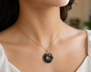 Colgante de Serpiente de Labradorita Tallada de Estilo Bohemio Chapado en Oro de 18K con Piedra Natural para Mujer - Product Image 1