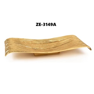 Bandeja de Metal Hecha a Mano de Primera Calidad para Mesa de Centro, Sofá Otomano, Muebles de Sala de Estar y Decoración Contemporánea para el Hogar - Product Image 1
